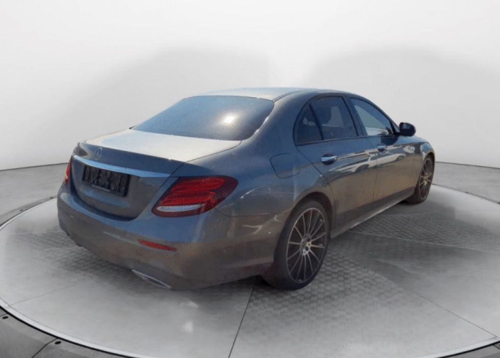 Bild des Angebotes Mercedes-Benz E 300 d AMG*BURME*STD-HZG*KEYLESS*DISTR*360*TOP