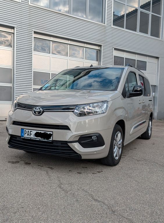 Bild des Angebotes Toyota Verso L2, Autom. + Benzin, 7 Sitz, Team D,1.Hand