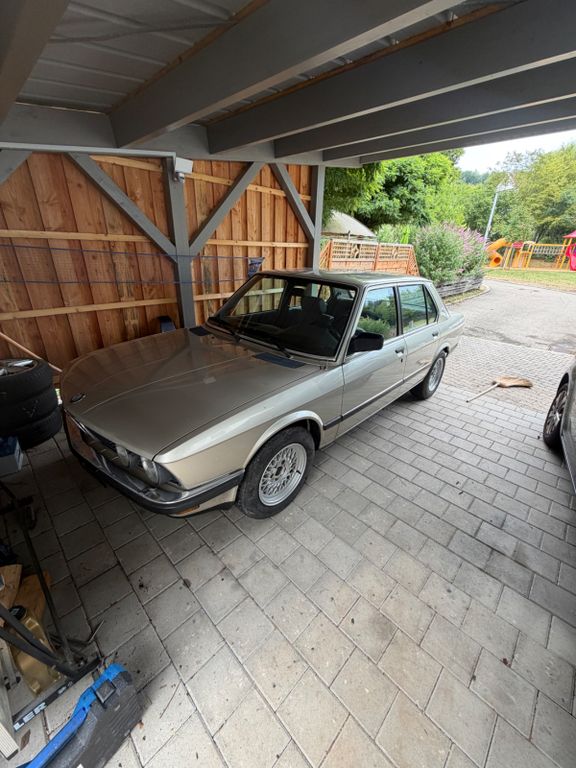 BMW 520