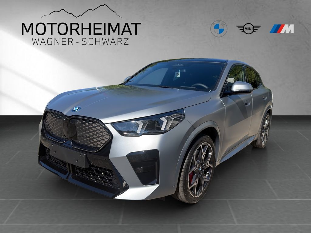 BMW iX2 xDrive30