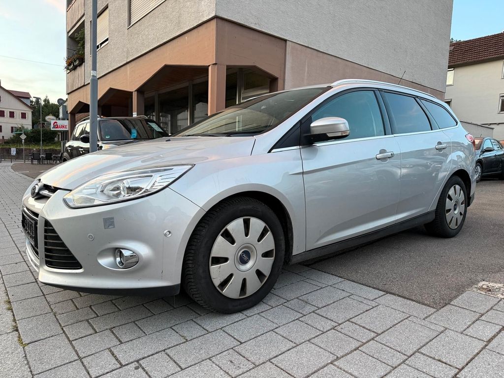 Bild des Angebotes Ford Focus Turnier Titanium *Bi-Xeno, Nav, PDC & AC*