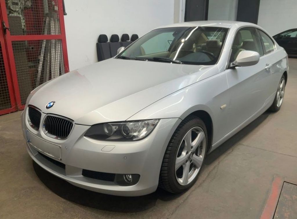Bild des Angebotes BMW 325 i Coupe *Autom.*Standheiz.*8-Fach*AHK*SHZ*