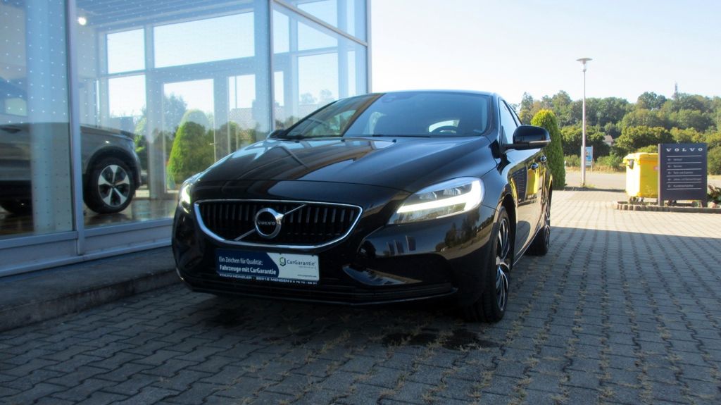Bild des Angebotes Volvo V40 T3 Geartronic Momentum +HPS+NAVI+SHZ+LED+