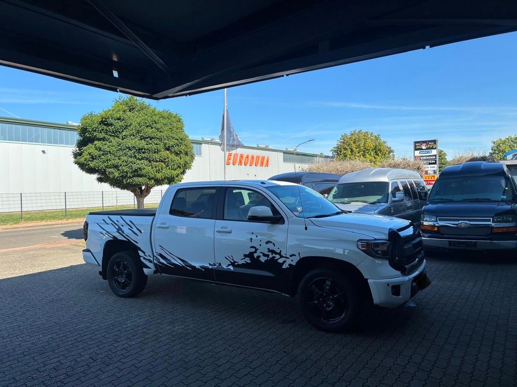 Bild des Angebotes Toyota Tundra 5,7 V8 Crew Max - Platinum