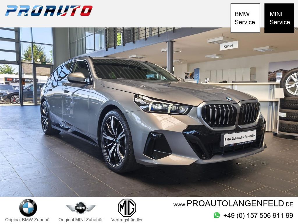 Bild des Angebotes BMW 520i M Sport Tou HK/Dr.As+/360°/20"Alu/AHK/HUD
