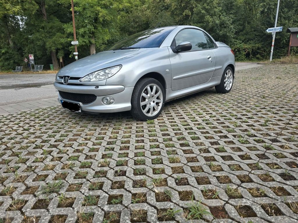 Bild des Angebotes Peugeot 206 CC Coupé-Cabrio