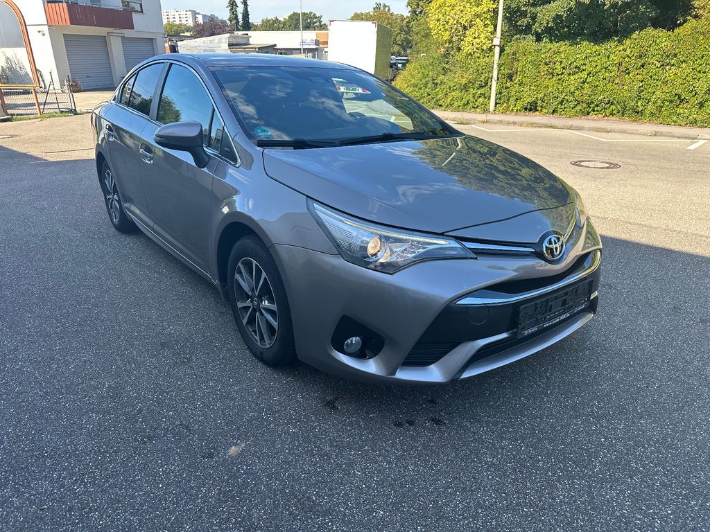 Bild des Angebotes Toyota Avensis 1,8-l-Valvematic,Autom.,Navi,Kamera