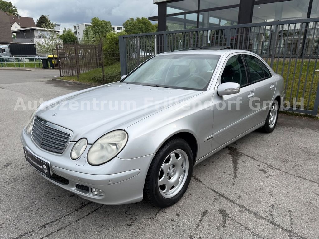 Bild des Angebotes Mercedes-Benz E 240 CLASSIC AUTOMATIK/XENON/NAVI/SCHIEBEDACH!!