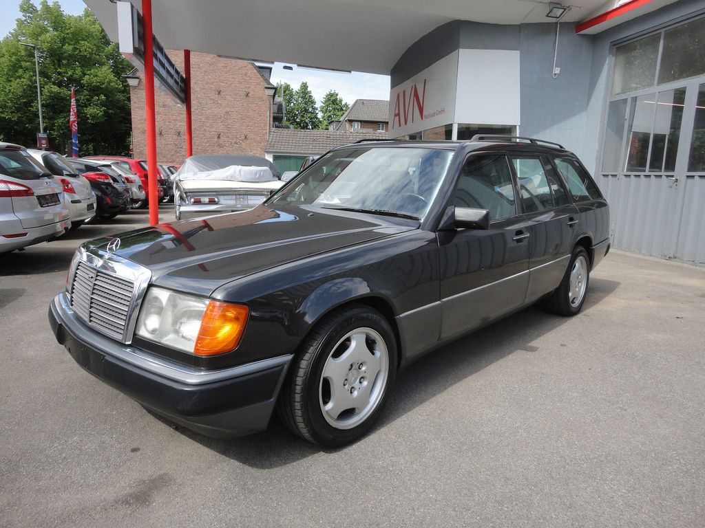Bild des Angebotes Mercedes-Benz E 230 TE Leder+Klima+ESD+SHZ H-Zulassung