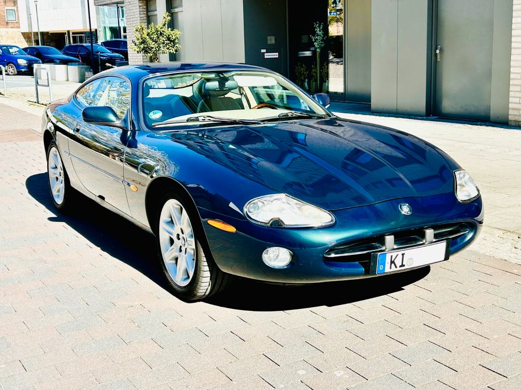 Bild des Angebotes Jaguar XK8 Coupé - nur 59.000 km - alles funktioniert!!