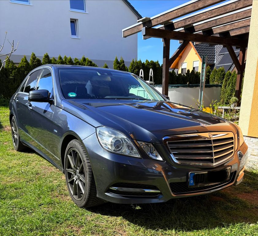 Bild des Angebotes Mercedes-Benz E 220 CDI BlueEFFICIENCY HU NEU AVANTGARDE