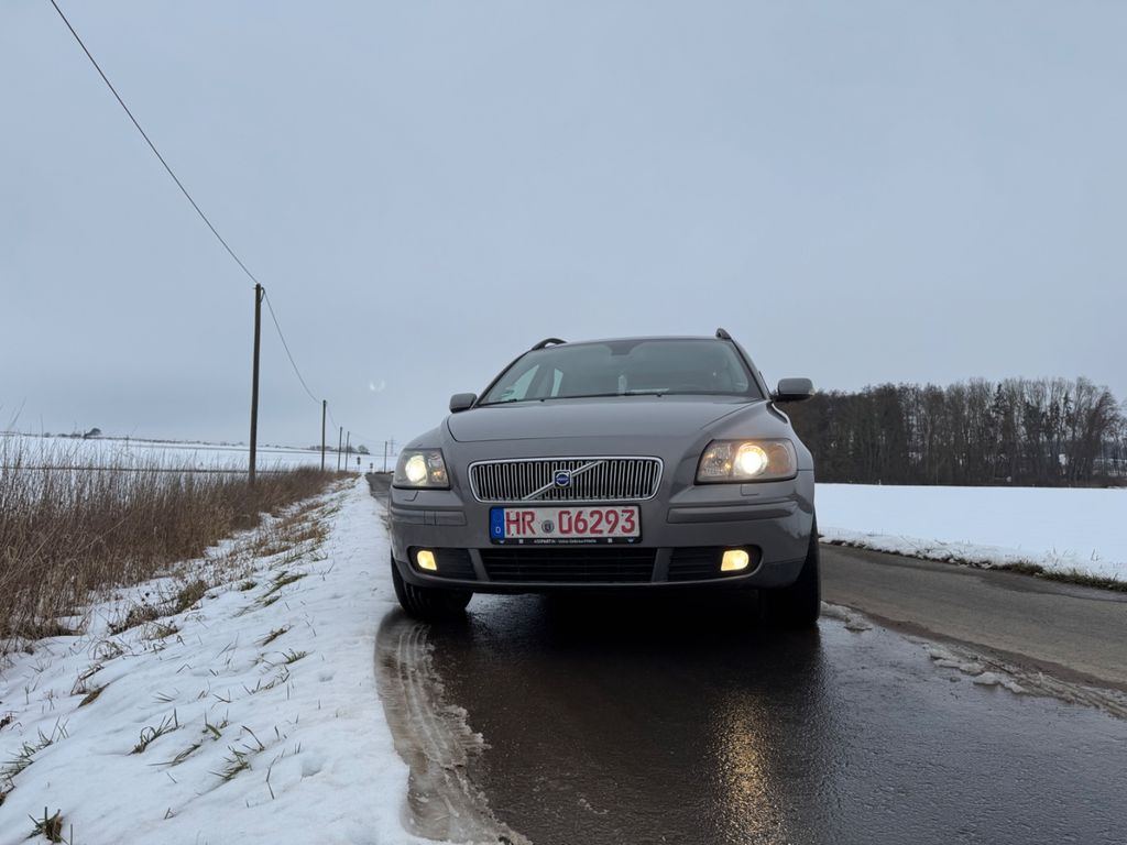 Bild des Angebotes Volvo V50 T5 AWD Summum  Scheckheft