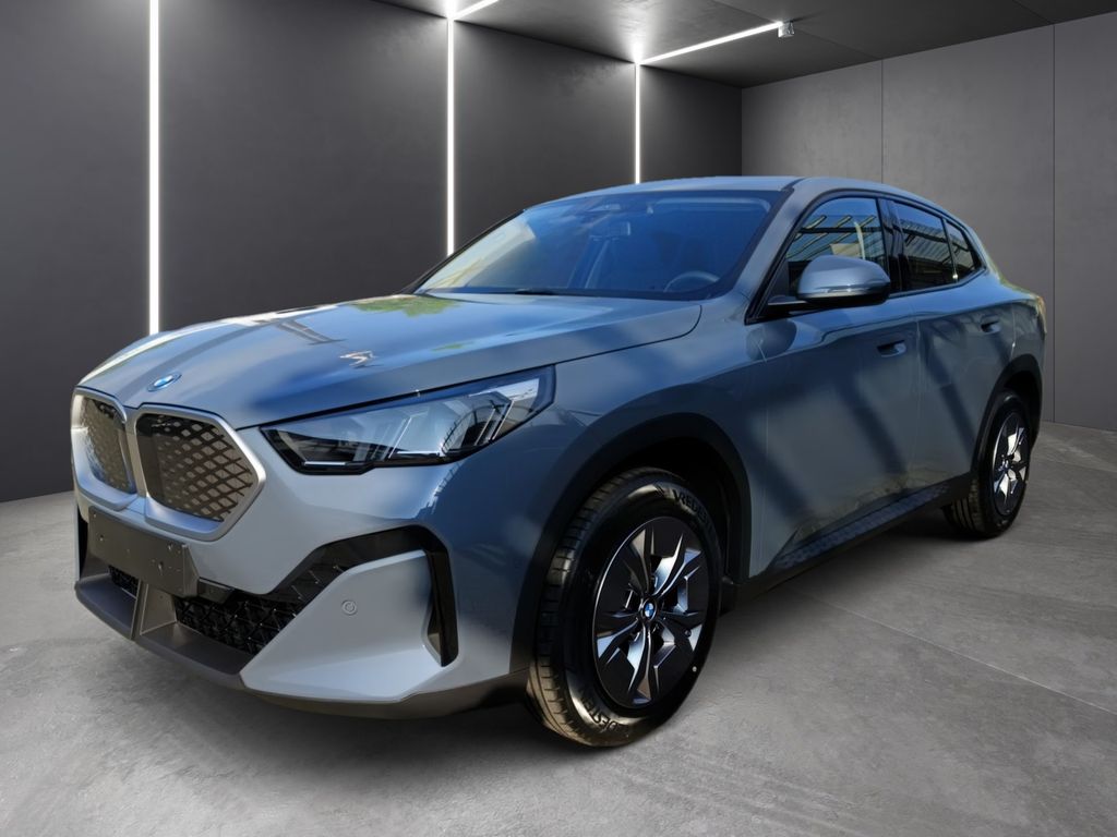 BMW iX2 eDrive20 DRIVING+PARKING-ASS.+SITZHEIZUNG+SO