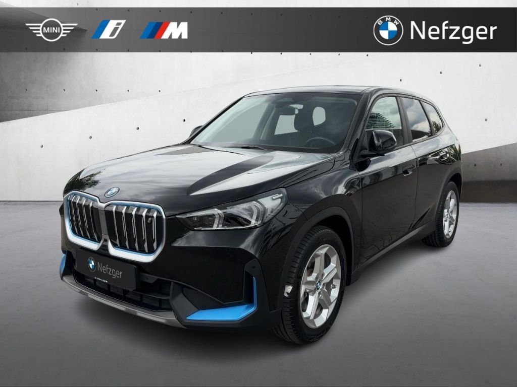 Bild des Angebotes BMW iX1 xDrive30 LED RFK PDC Adap. M FAHRWERK