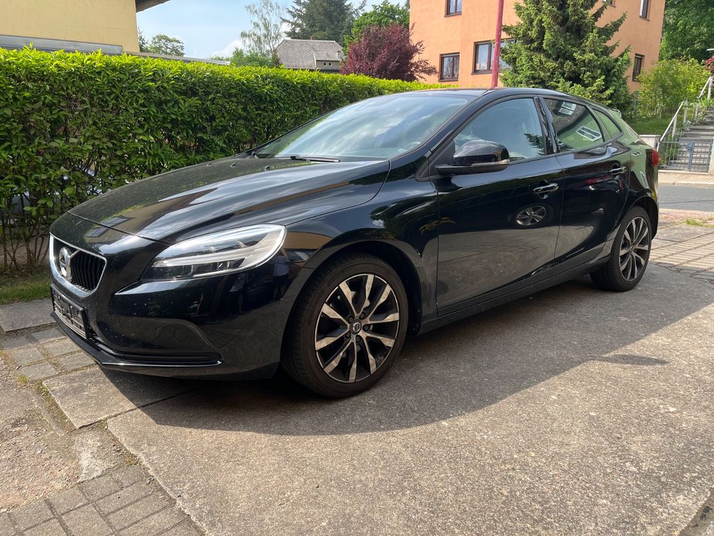 Bild des Angebotes Volvo V40 T3 Momentum Winterräder inkl.
