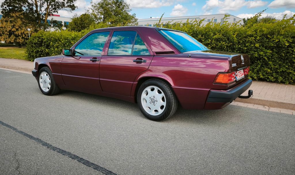 Bild des Angebotes Mercedes-Benz 190 Avantgarde Rosso