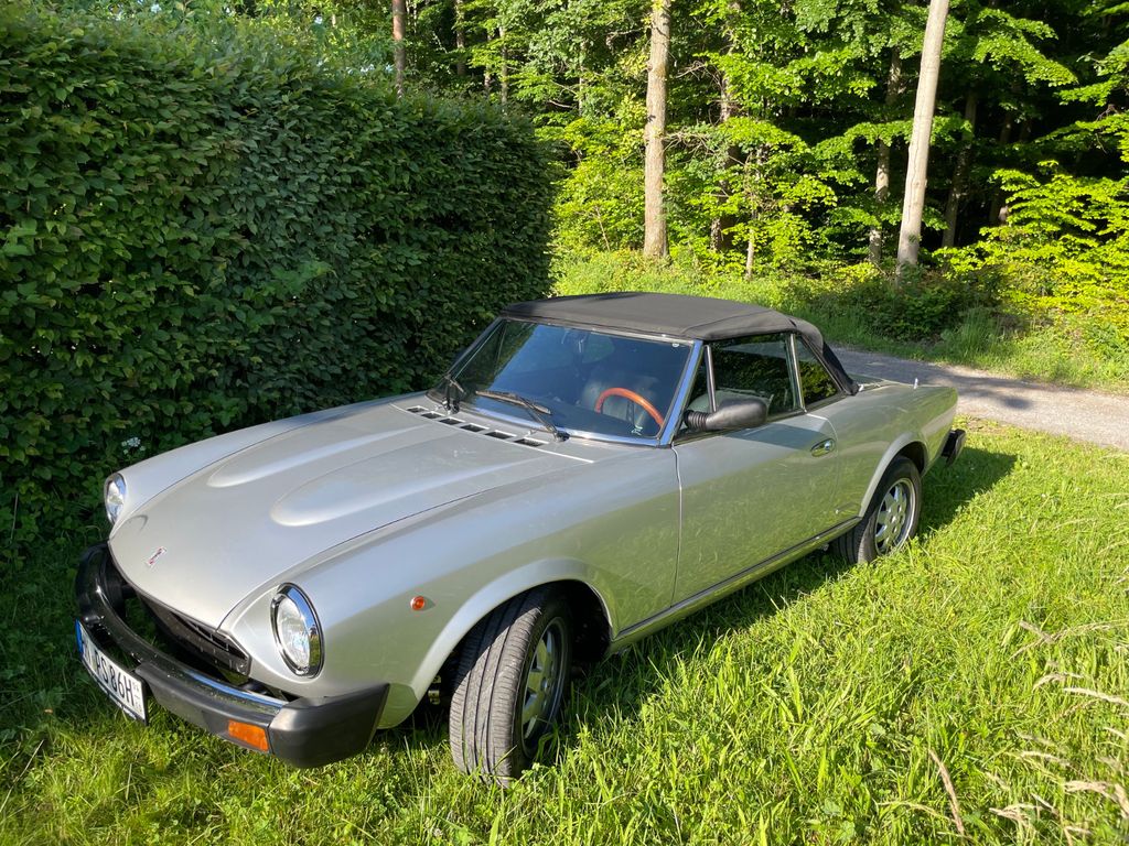 Bild des Angebotes Fiat 124 Spider