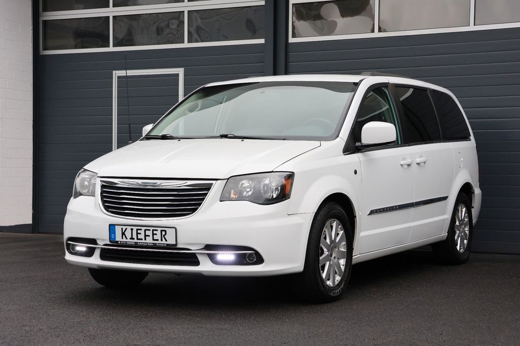 Bild des Angebotes Chrysler Voyager V6/AHK/LPG/7-Sitzen/KAMERA/DVD/AMBIE/R17
