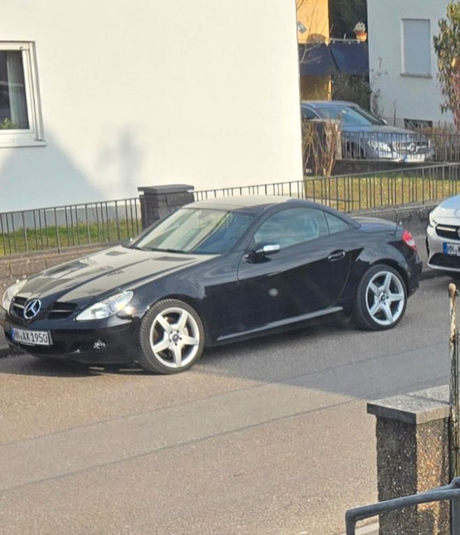 Bild des Angebotes Mercedes-Benz SLK 350 -AMG 18"/Bi Xenon/Navi Com/Harman Kardon