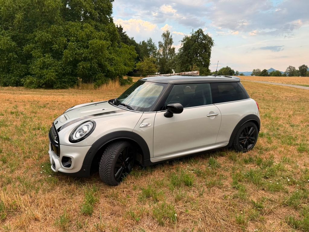Bild des Angebotes MINI Cooper S JCW Interieur + Exterieur + Navi uvm.