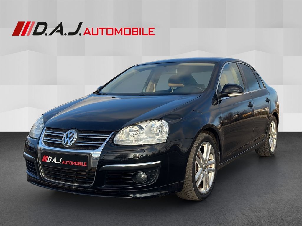 Bild des Angebotes Volkswagen Jetta 2.0 FSI Aut. Sportline / Leder NAV SHZ PDC