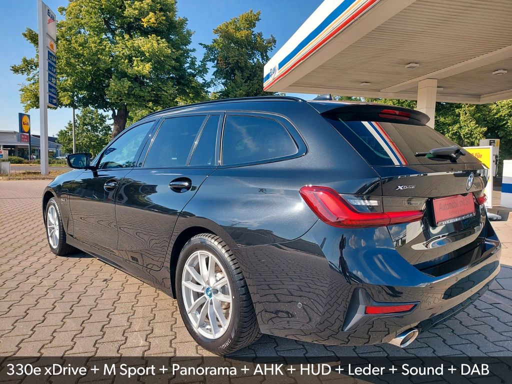 Bild des Angebotes BMW 3 Touring 330 e xDrive Hybrid M Sport Pano Leder