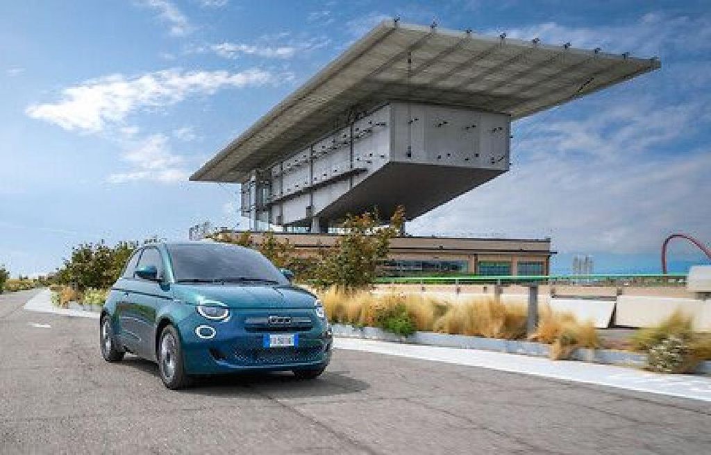 Bild des Angebotes Fiat 500 Lim. 1.0 Hybrid FireFly 48 kW Torino