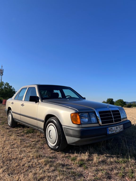 Bild des Angebotes Mercedes-Benz Mercedes W124 260E Automatik | M103 | TÜV