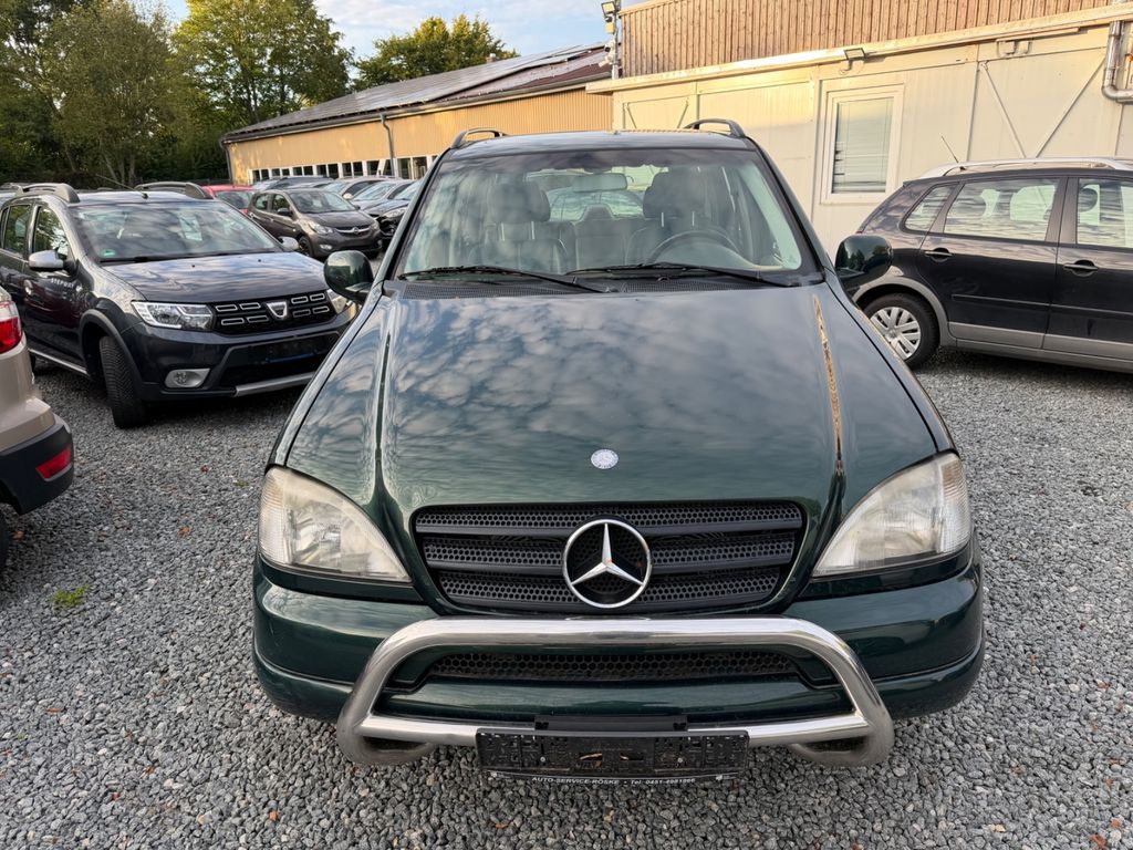 Bild des Angebotes Mercedes-Benz ML 320 Leder Xenon 7Sitze 4+4