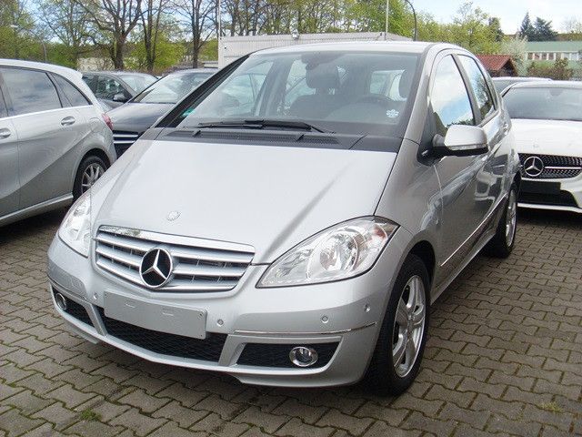 Bild des Angebotes Mercedes-Benz A 180 CDI AVANTGARDE / Navigation / Shz