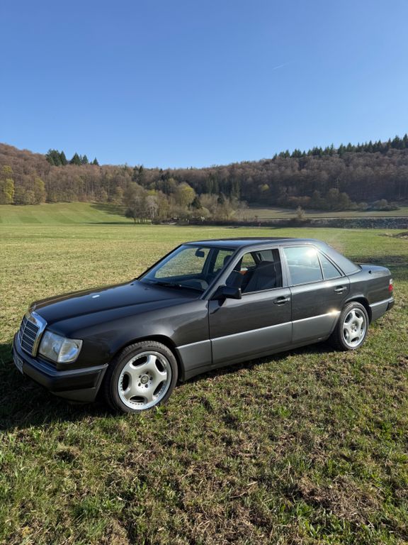 Bild des Angebotes Mercedes-Benz 230E W124 Oldtimer H-Zulassung elekt. Dach