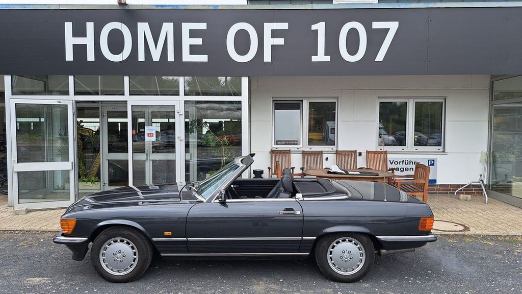 Mercedes-Benz SL 300 Blauschwarz / Leder schwarz/ Schalter