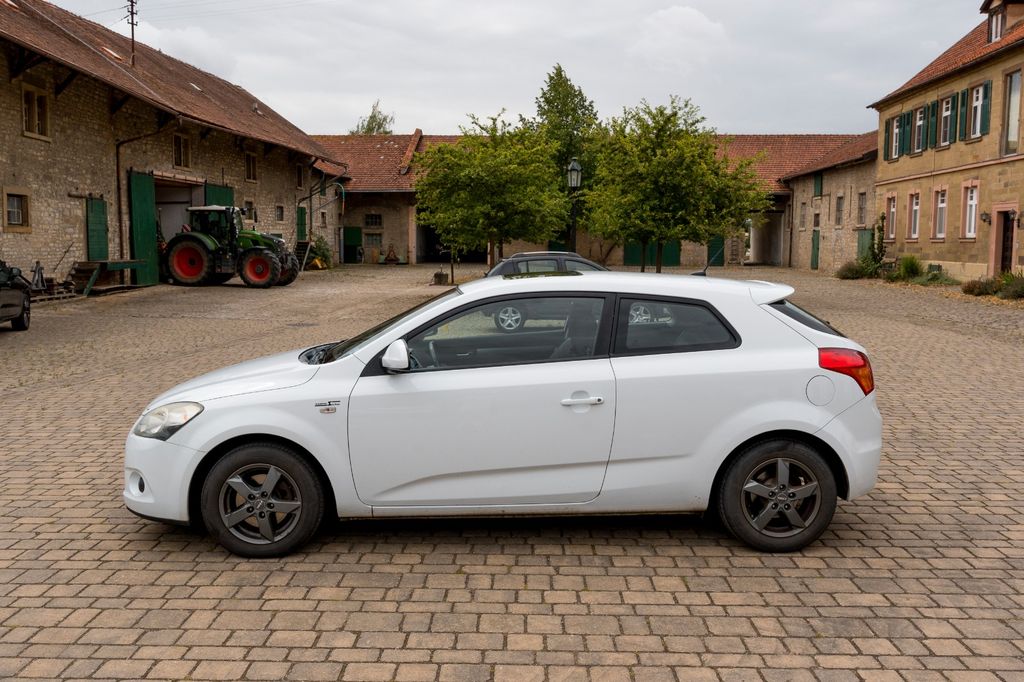 Bild des Angebotes Kia cee'd / Ceed 1.6 CVVT EX EX (TÜV bis 04/2028)