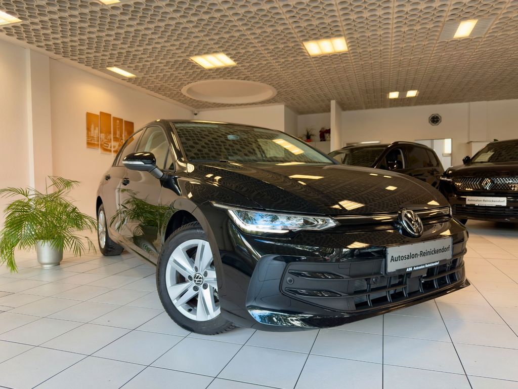 Bild des Angebotes Volkswagen Golf VIII Lim. 1.5 eTSI DSG Life*ACC*AHK*Kam*