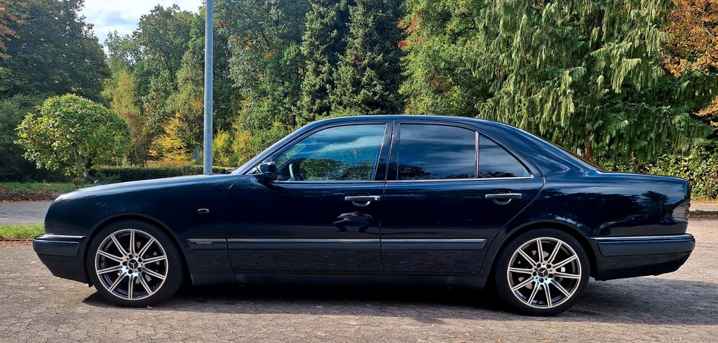 Bild des Angebotes Mercedes-Benz E 280, kein Rost, viele Neuteile