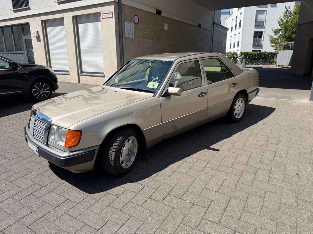 Bild des Angebotes Mercedes-Benz W124 230 E Klima Automatik 4 elek. Fenster