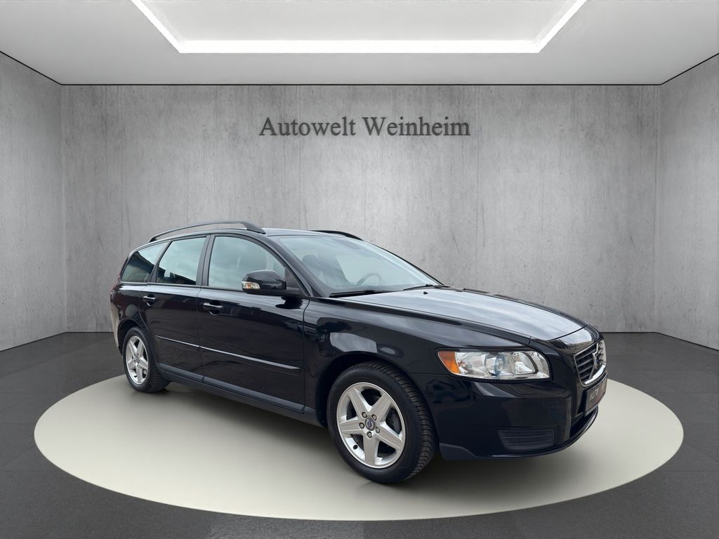 Bild des Angebotes Volvo V50°KOMBI°1.8°KINETIC°AHK°1.HAND°91TKM°SHZ°XENON