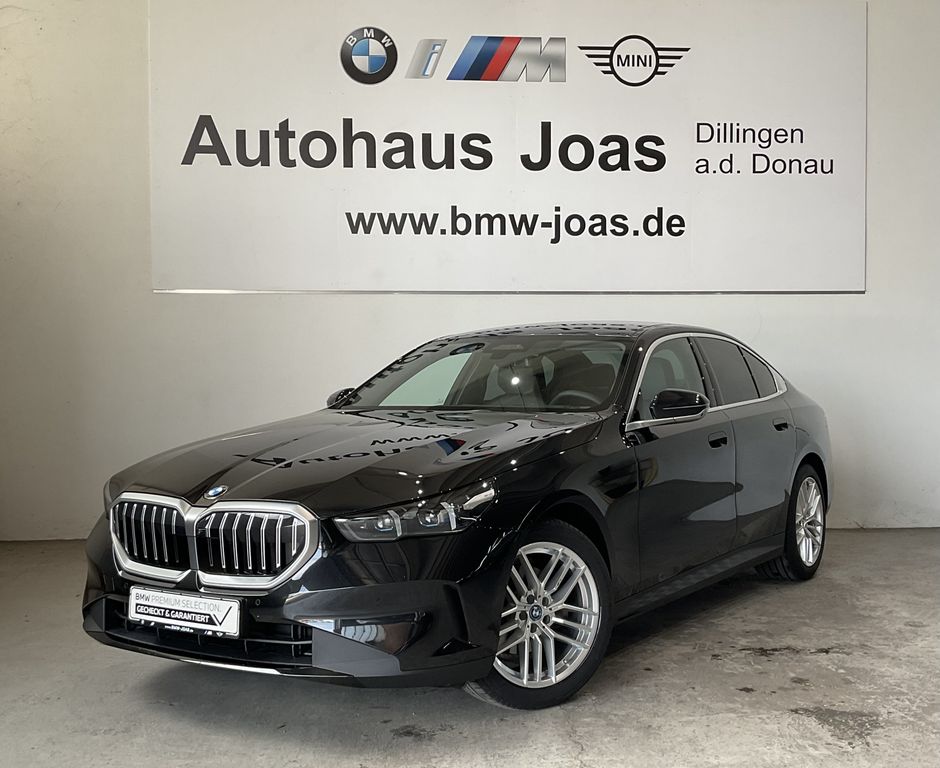 Bild des Angebotes BMW 520i |AHK |Komfortsitze |19" LMR