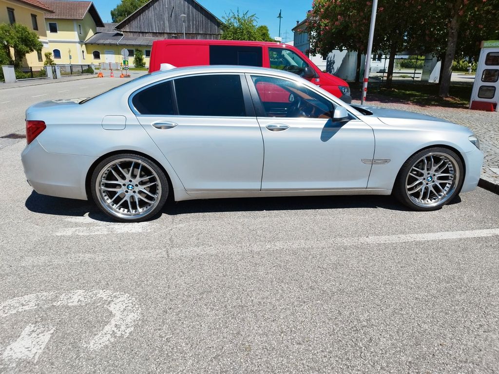 Bild des Angebotes BMW 740d -
