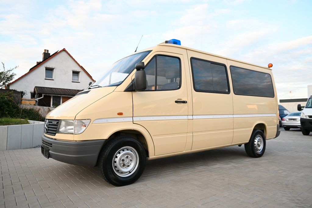 Bild des Angebotes Mercedes-Benz Sprinter 312D LANG,8.SITZER,WEBASTO,WENIG KM