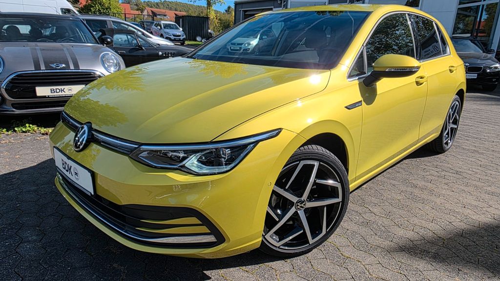 Bild des Angebotes Volkswagen Golf VIII Lim. Style eTSI Highline 1.Hand