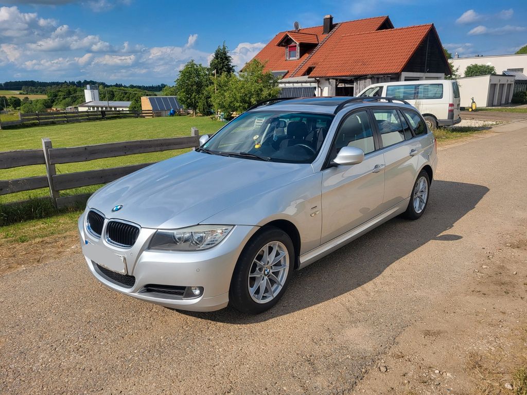 Bild des Angebotes BMW 320d touring - PANORAMA, NAVI, SPORTSITZE, KLIMA