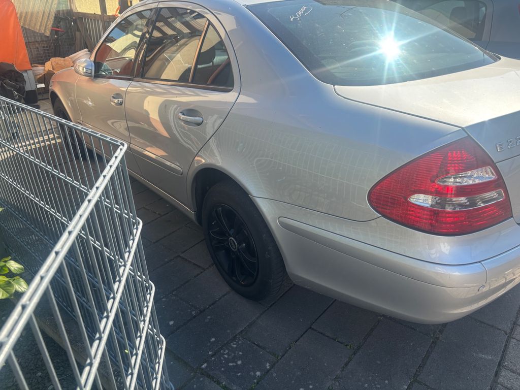 Bild des Angebotes Mercedes-Benz E 220 CDI CLASSIC Classic