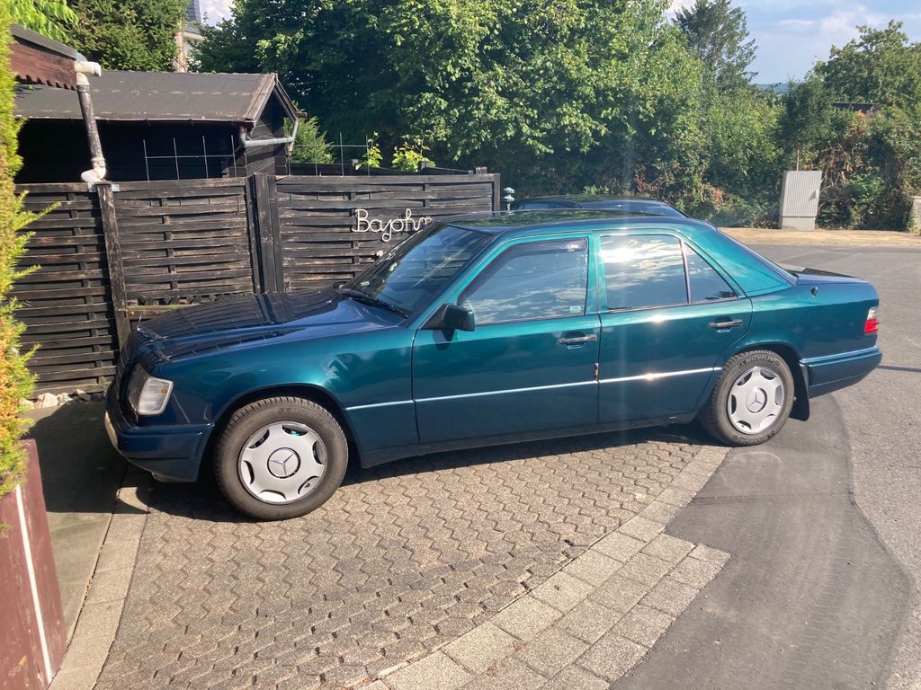 Bild des Angebotes Mercedes-Benz 220