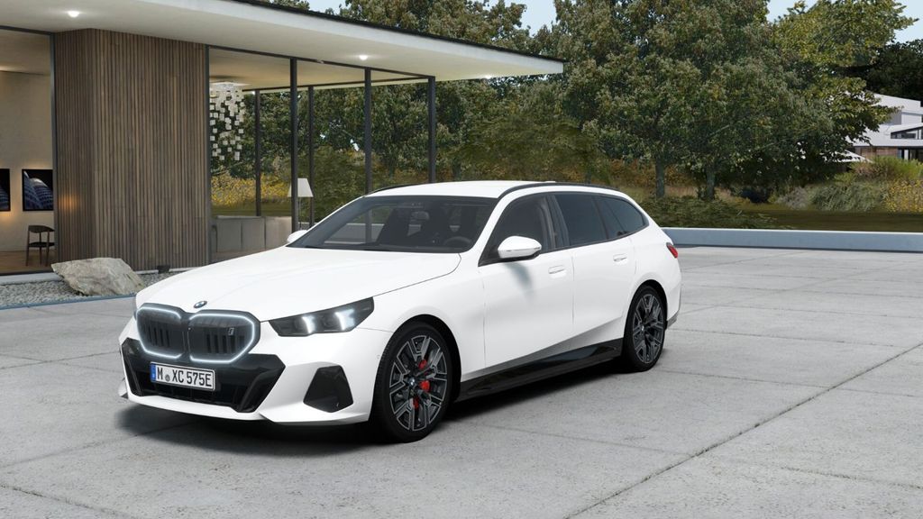 Bild des Angebotes BMW i5 xDrive40 Touring **Vorführwagenaktion**