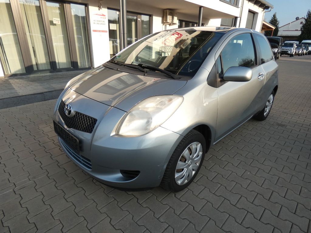 Bild des Angebotes Toyota Yaris Sol 1,0 Lim. Silber Met.