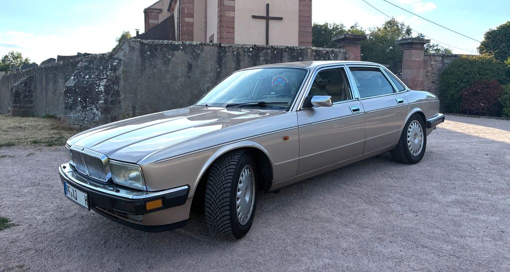 Bild des Angebotes Jaguar Daimler XJ40