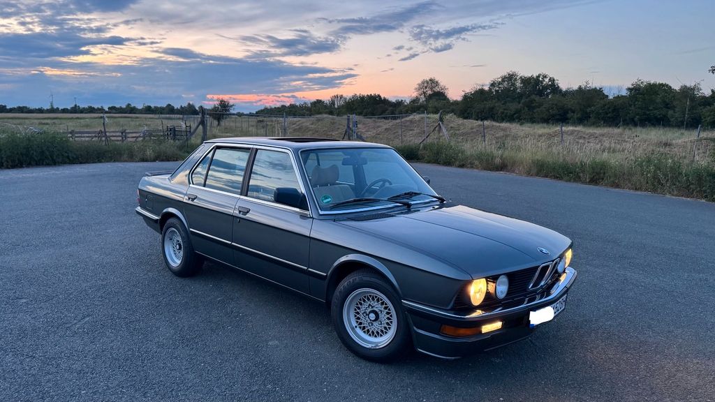 Bild des Angebotes BMW 528i E28 delphingraumetallic