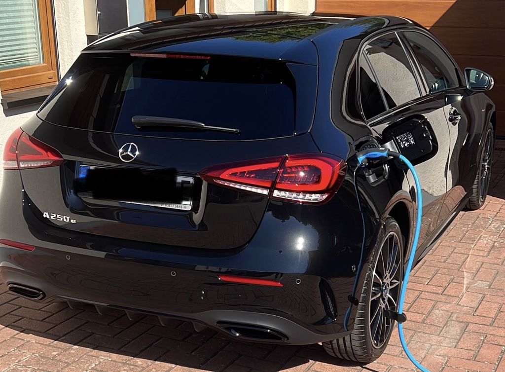 Bild des Angebotes Mercedes-Benz A 250 e AMG Line Edition 2021