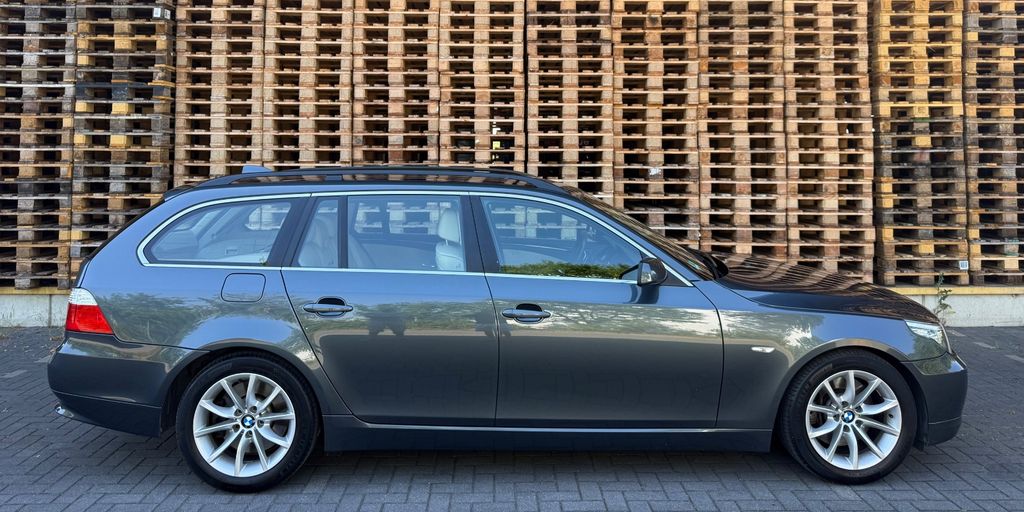 Bild des Angebotes BMW 530i 2 Halter Schaltwippen 4x SH Komfortsitze 8f
